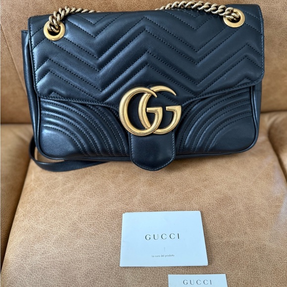 LIKE NEW: Classic Gucci Marmont shoulder bag (Medium) - Picture 7 of 10